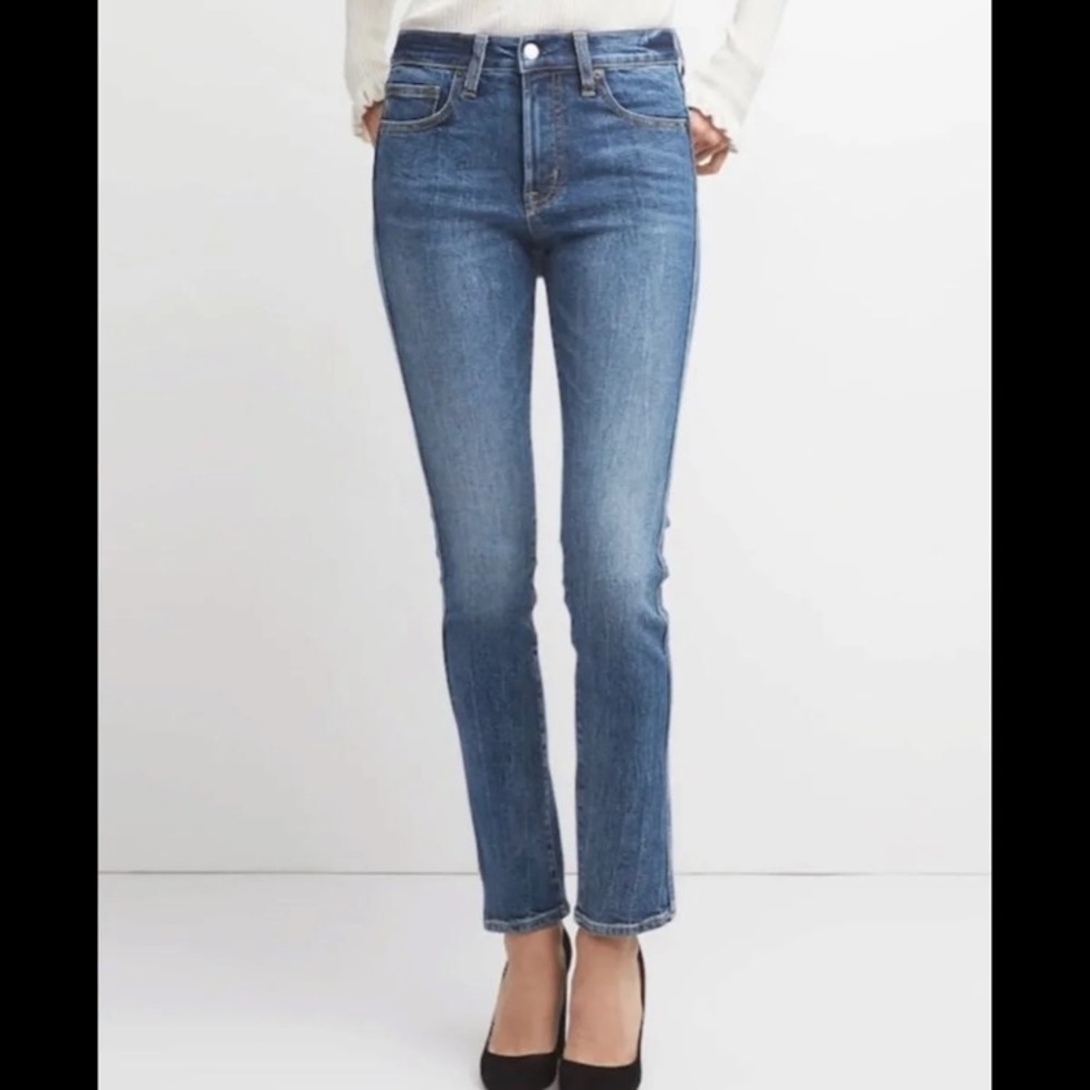 Gap High Rise Slim Straight Jeans 28